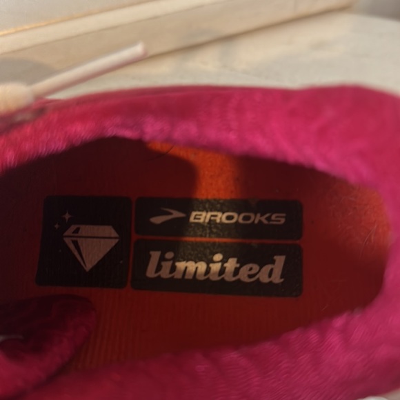 Brooks limited pure flow athletic shoe pink and purple - Picture 6 of 7